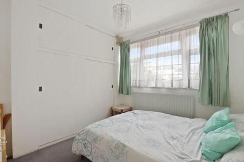 03-53bfJHPropWorld - 10a Holmesdale Close - 9 (1)-