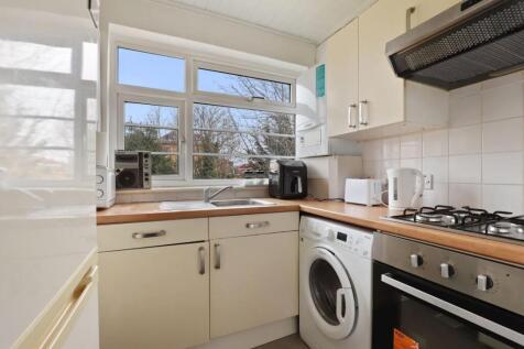 02-43c0JHPropWorld - 10a Holmesdale Close - 6 (1)-