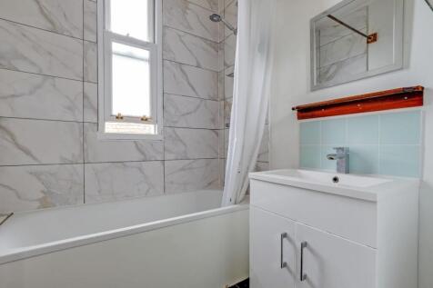 07-f0efJHPropWpen - f12, 21-23 Anerley Park Road -