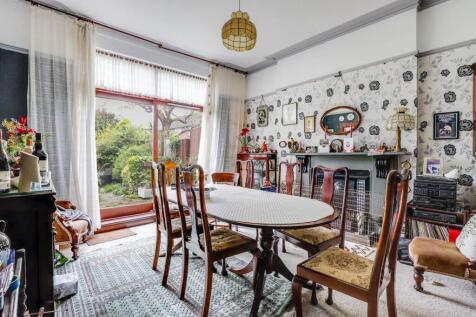 02-6897JHPropWpen - 6 Franklin Road - 4-medium.jpg