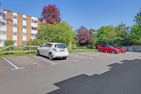 13-7d37JHPropWpen - 8 Benwick Court -37-medium.JPG