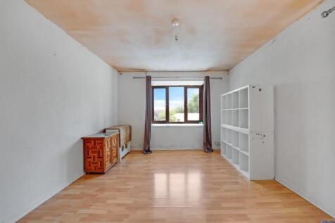 12-9c40JHPropWpen - 44 Ashurst Close - 34.JPG