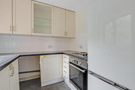 13-510dJHPropWorld - 44 Ashurst Close - 13.jpg