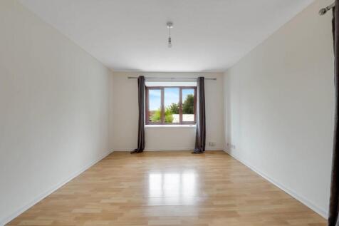 15-bf30JHPropWorld - 44 Ashurst Close - 19.jpg