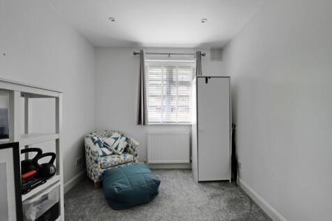 10-4109JHPropWpen - 9 Blakewood Court - 28.jpg