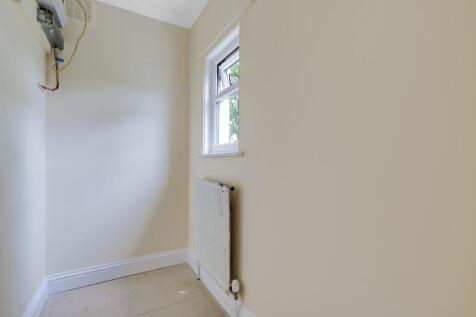 15-4f68JHPropWpen - 20b High Street - 43.jpg