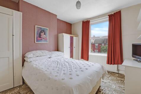 12-1766JHPropWpen - 34 Cottingham Road34.jpg