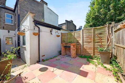 08-fa10JHPropWpen - 5 Provincial Terrace - 24-medi