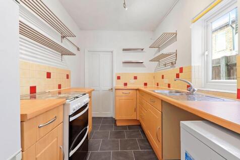 04-14f8JHPropWpen - 5 Provincial Terrace - 12-medi