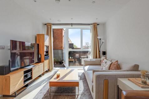 13-bbd4JHPropWorld - 14 Percy Mansions - 17-medium