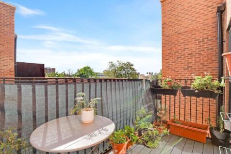 01-3b4eJHPropWorld - 14 Percy Mansions - 26-medium