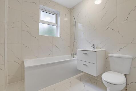 05-4222JHPropWpen - 157 Parish Lane - 40.jpg