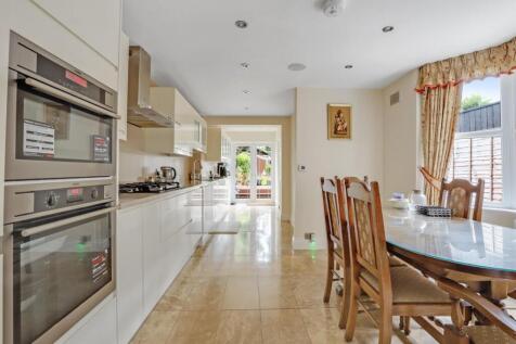 05-de23JHPropWpen - 17 Melvin Road - 10.jpg