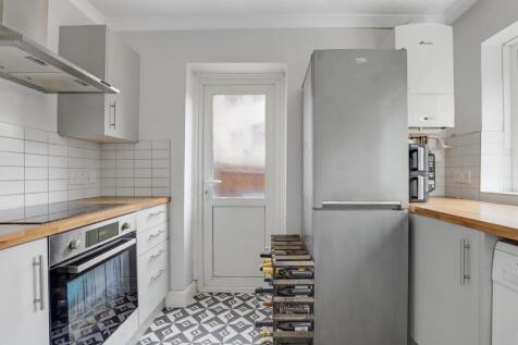 10-1807JHPropWpen - F1 80 Anerley Park - 4.jpg