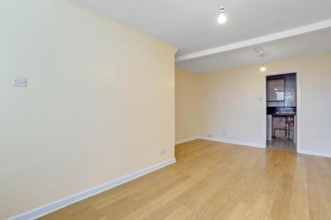 04-7091JHPropWpen - 3 Parish Lane - 35.jpg