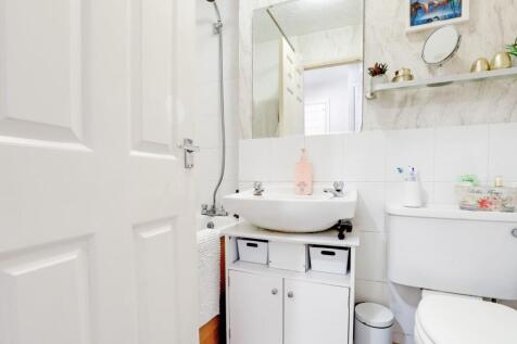 08-1aceJHPropWpen  - 24 Orchard Grove - 4.jpg