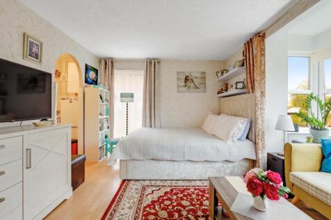 01-d09dJHPropWpen  - 24 Orchard Grove - 16.jpg