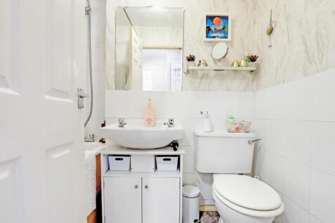 07-8605JHPropWpen  - 24 Orchard Grove - 1.jpg