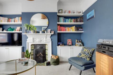 13-d6d5JHPropWpen - 12b Royston Road - 4.jpg