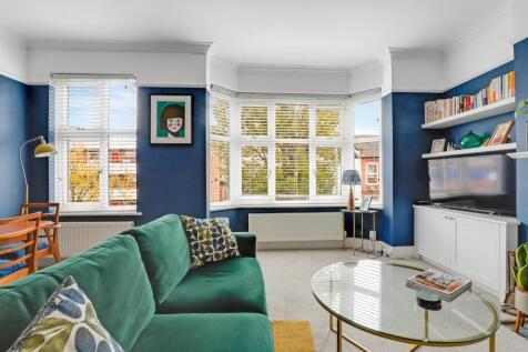 15-9e81JHPropWpen - 12b Royston Road - 10.jpg