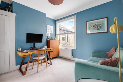 01-2546JHPropWpen - 12b Royston Road - 13.jpg