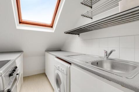 14-a303JHPropWpen - 18c Castledeine Road - 16.jpg