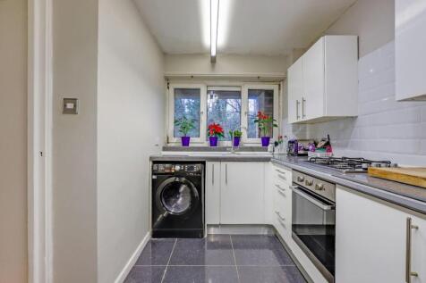 01-15c6JHPropWpen - 37 Bredhurst Close - 1-medium.