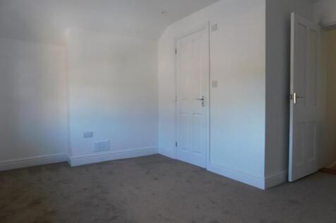 3aHighStreetMainBedroom