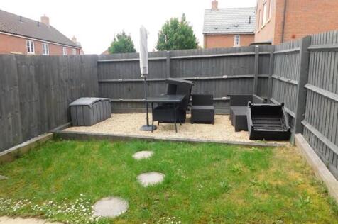 103 Station Road Garden (2)