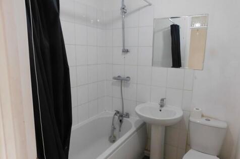8 Park Road Bathroom