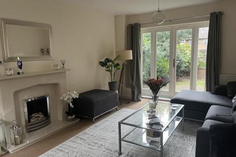 2aThrapstonRoadLounge