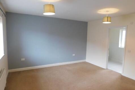 2a Thrapston Road Master Bedroom