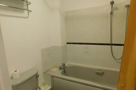 17AshleighHouseBathroom1