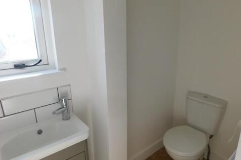 21 High Street Downstairs Toilet