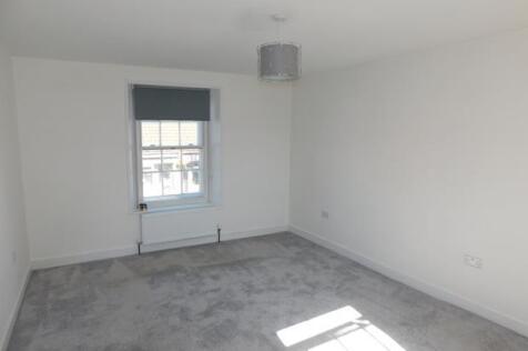 21 High Street Bedroom 1