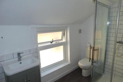 21 High Street Bathroom