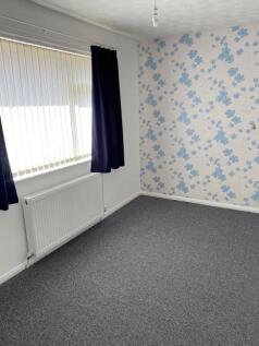 2 South Close Bedroom2