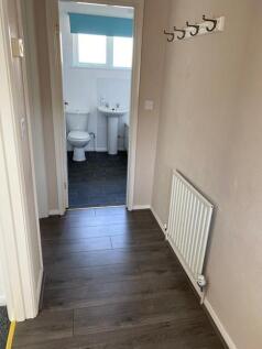 2 South Close Hallway photo2