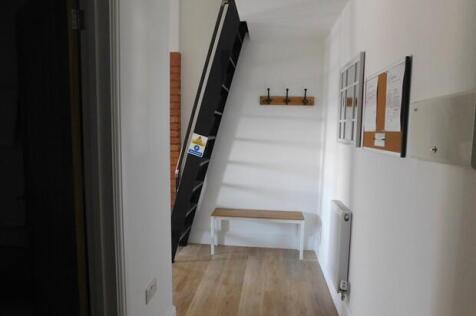 7, 7WharfRoadEntranceHall