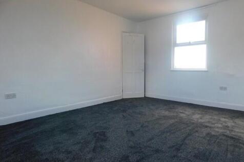 35c High Street Bedroom 1