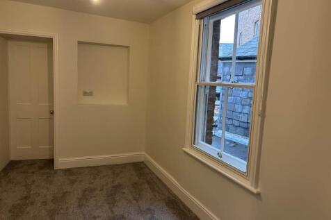 18a Monson Colonnade