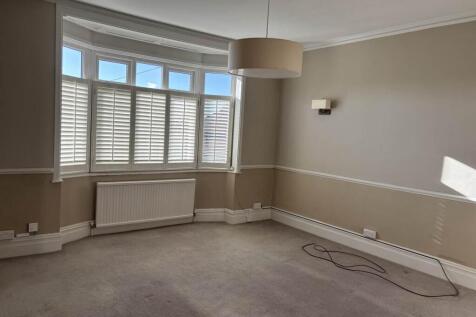 2 34 Claremont Rd (2