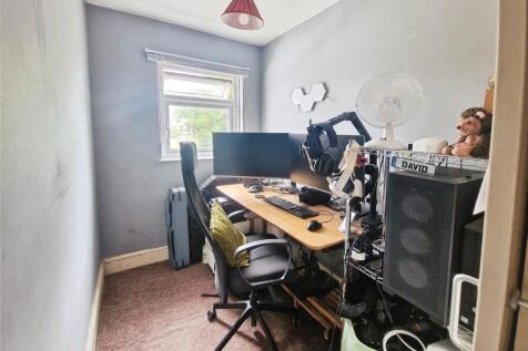 Bedroom 3/Study
