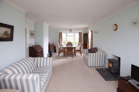 Sitting / Dining Room 
