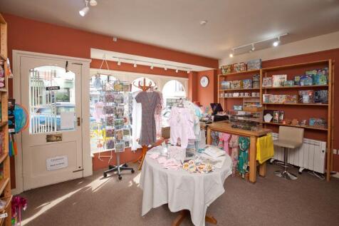 Shop / Commercial Space