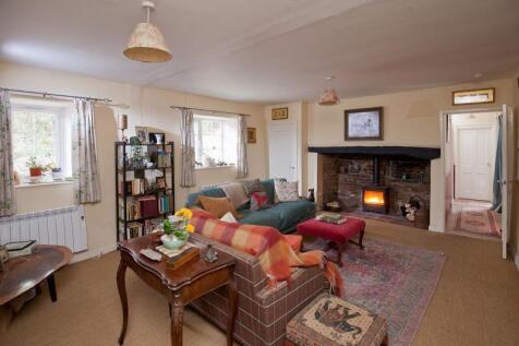 Sitting Room with Fireplace 