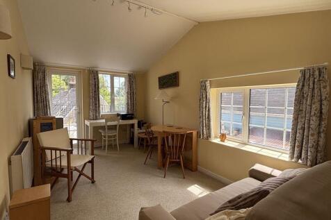 Sitting/Dining Room
