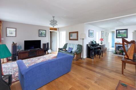 Sitting / Dining Room