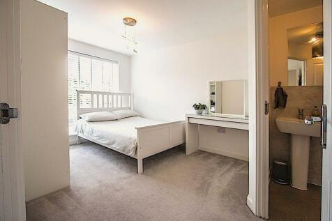 Master Bedroom.jpg
