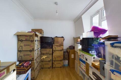 walk-in-wardrobe.jpg